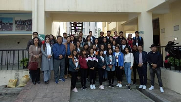 <span>School Trips</span>School Trips