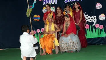 <span>Music & Arts</span>Music & Arts